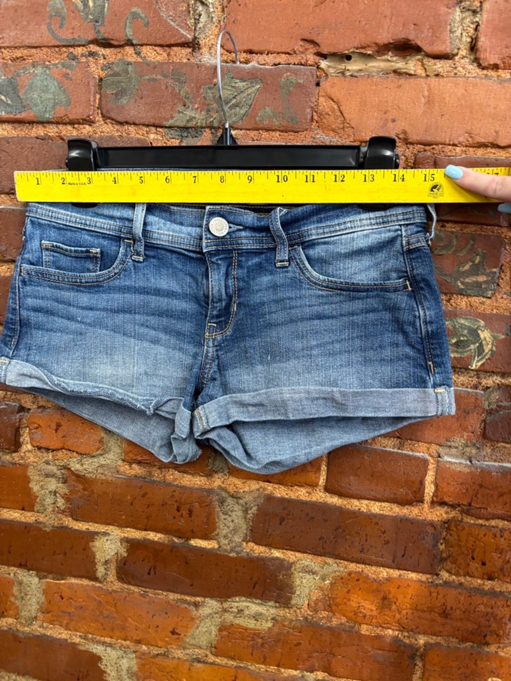 Hollister Low Denim Cuffed Women's Shorts - Blue Size 5 W 27 Y2K - Picture 3 of 5